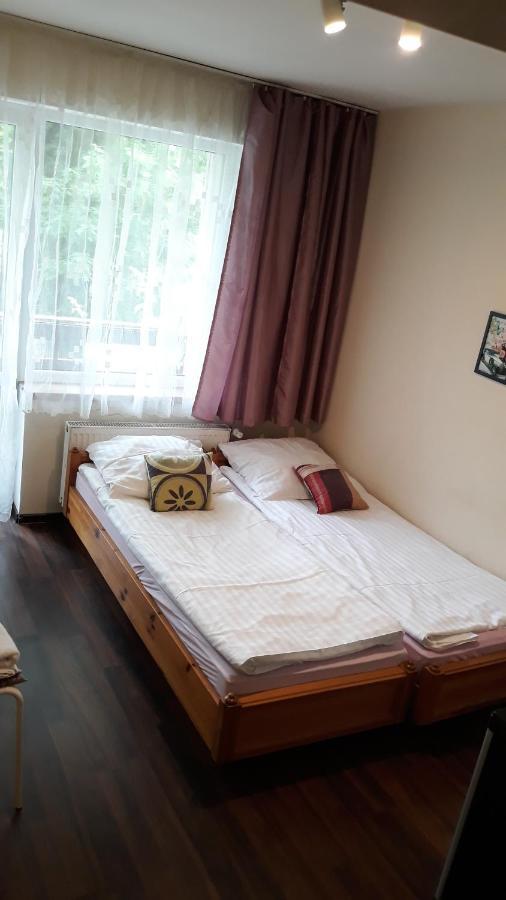 Apartamenty I Pokoje Przy Parku Jelenia Gora Exterior photo