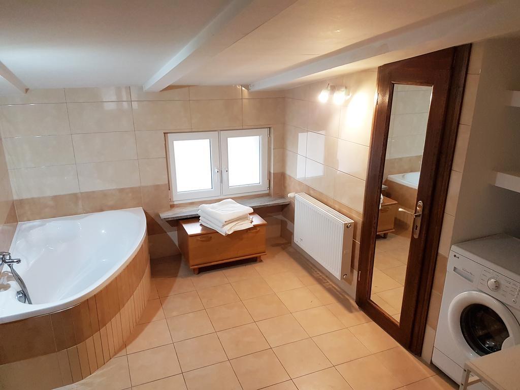 Apartamenty I Pokoje Przy Parku Jelenia Gora Exterior photo